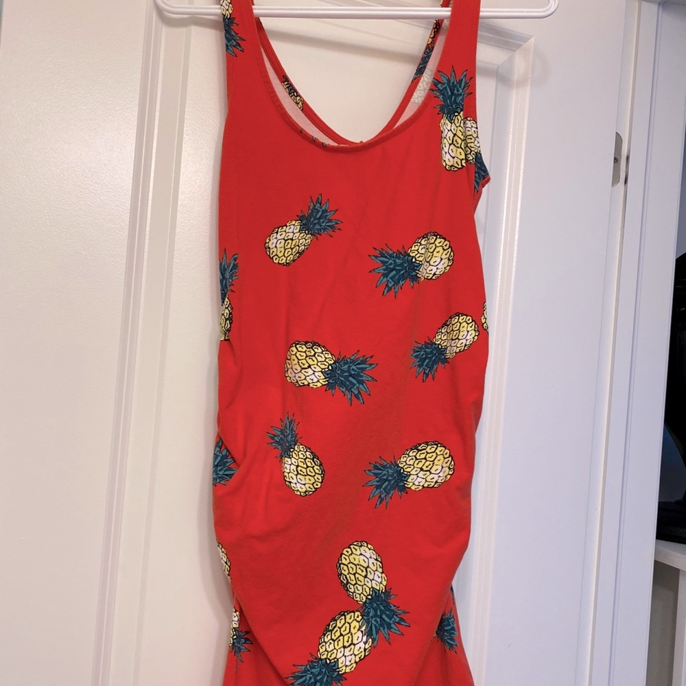 Fitted summer maternity dress